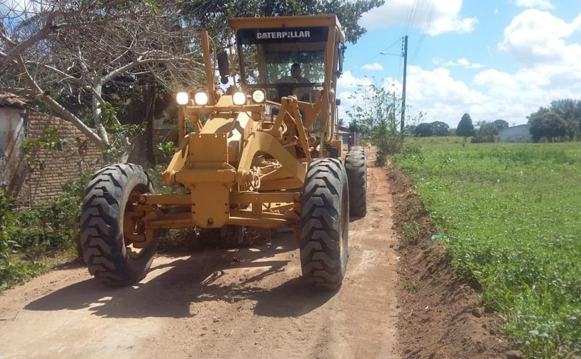 Prefeitura melhora acessos e estradas de comunidades rurais de Arapiraca