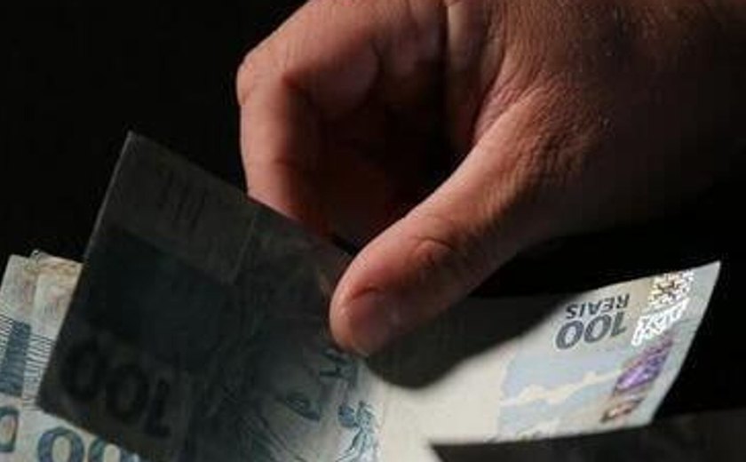 Governo gasta mais do que arrecada, e rombo fiscal sobe 15% em um ano