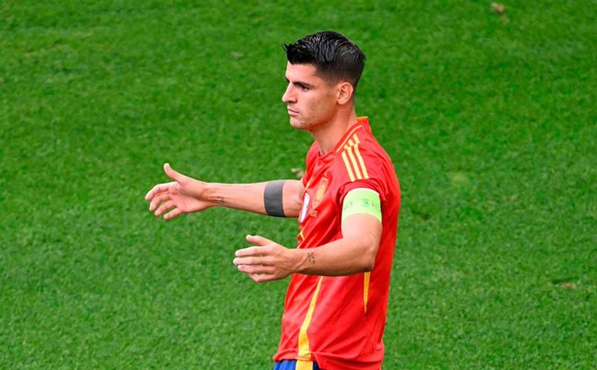 Mulher de Morata defende marido de críticas da imprensa espanhola: 'Não existe respeito'