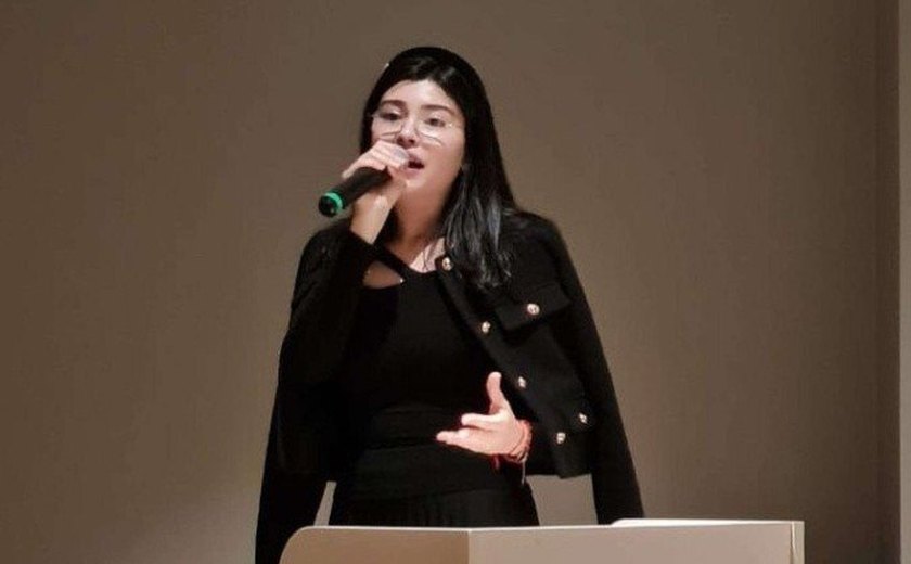Mariana Ferrer defende TCC sobre o próprio caso de estupro e conquista nota 10 ao se formar em Direito