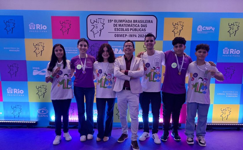 Seduc parabeniza medalhistas de ouro de Alagoas na cerimônia nacional da OBMEP