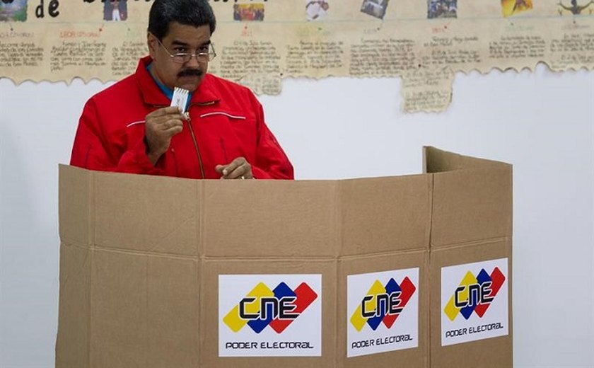 Chavismo tem derrota histórica nas eleições legislativas da Venezuela