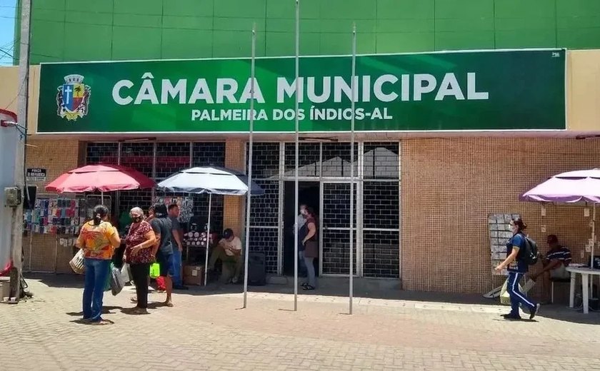 Vereadores cobram transparência em sessão marcada por questionamentos sobre contratos e merenda escolar