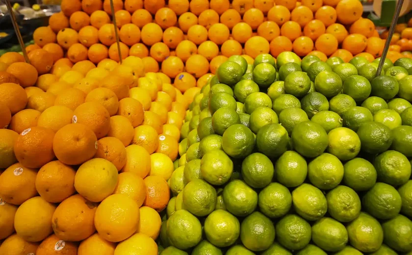 Conheça a fruta cuja infusão da casca ajuda a reduzir a inflamação crônica