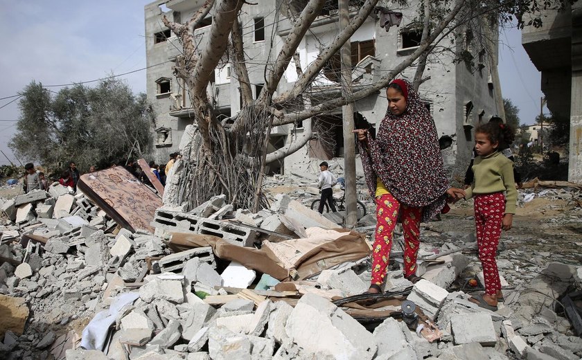Etapa atual da estratégia de aniquilar Gaza é 'assassinar testemunhas do genocídio', diz analista