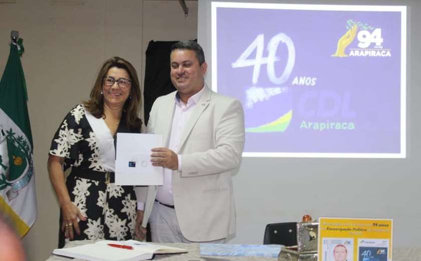 CDL recebe Selo Comemorativo na festa de Emancipação de Arapiraca