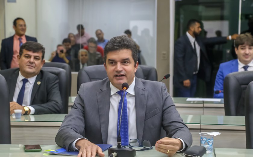 Rui Palmeira vota contra novos empréstimos e crítica LDO aprovada pela Câmara de Maceió
