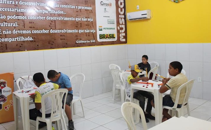 Instituto Girassol inicia atividades com alunos de baixa renda