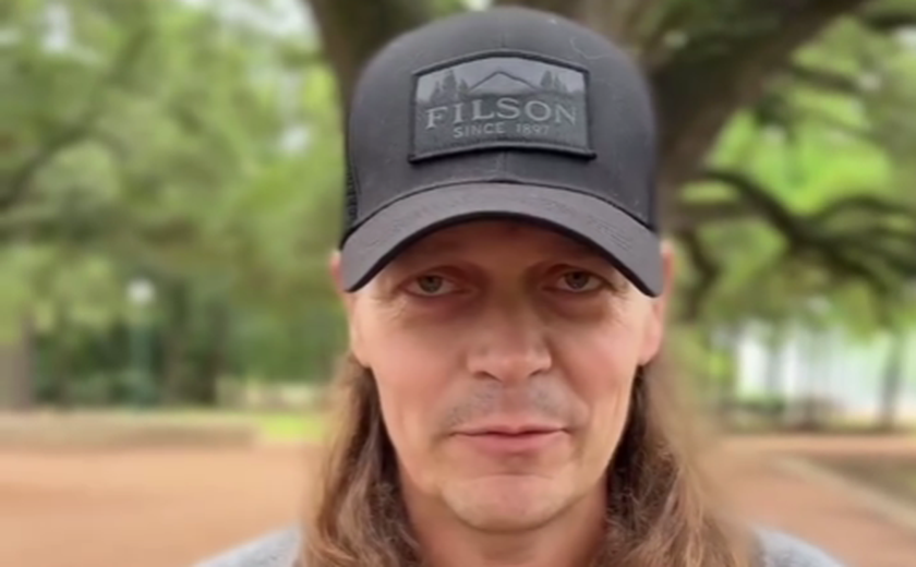 Vocalista do 3 Doors Down revela que está com câncer em estágio 4: 'Não tenho medo'