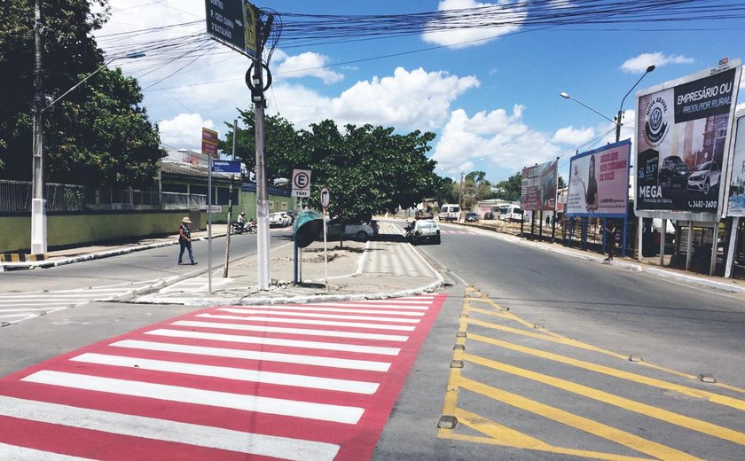 Prefeitura melhora estradas da zona rural e sinaliza vias de Arapiraca
