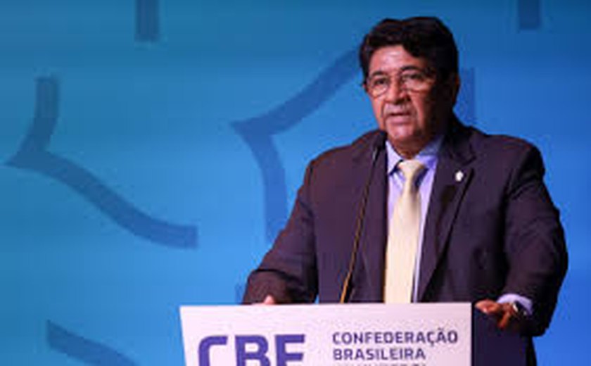 Comissão do Senado aprova convite a presidente da CBF para explicar 'relação' com Gilmar Mendes