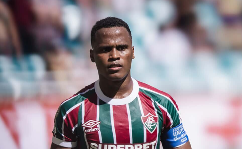 Arias vai às lágrimas e pede desculpas ao torcedor do Fluminense: 'Podia ter dado mais'