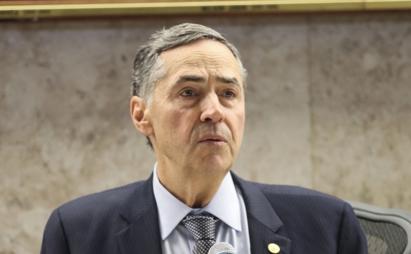 Barroso pede manifestação de Zanin e Dino sobre pedidos de impedimento
