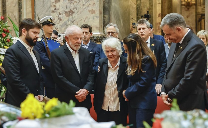 “Uma pessoa como Pepe Mujica não morre”, diz Lula em velório do amigo