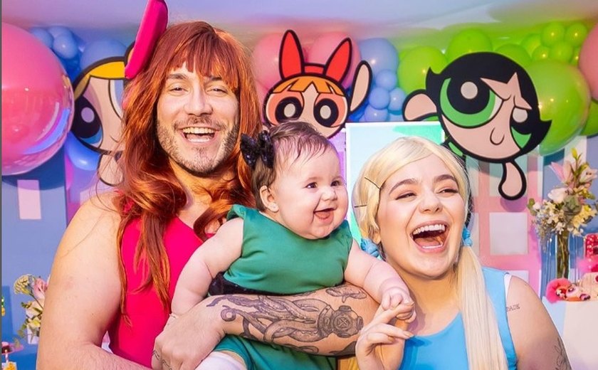 Viih Tube e Eliezer se fantasiam de As Meninas Superpoderosas para mesversário da filha