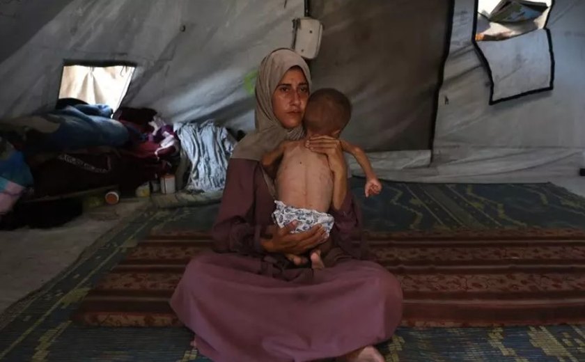 Mães de Gaza estão 'exaustas' pela fome