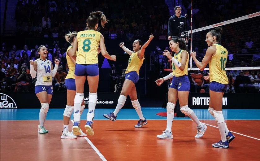 Com virada incrível, Brasil bate Japão e vai à semifinal do Mundial de Vôlei
