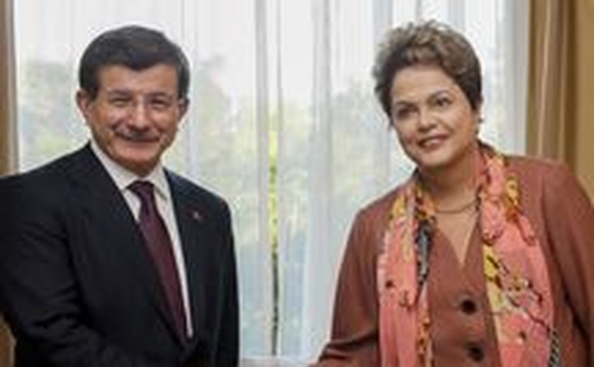 Dilma chega à Austrália para tratar de economia e comércio bilateral