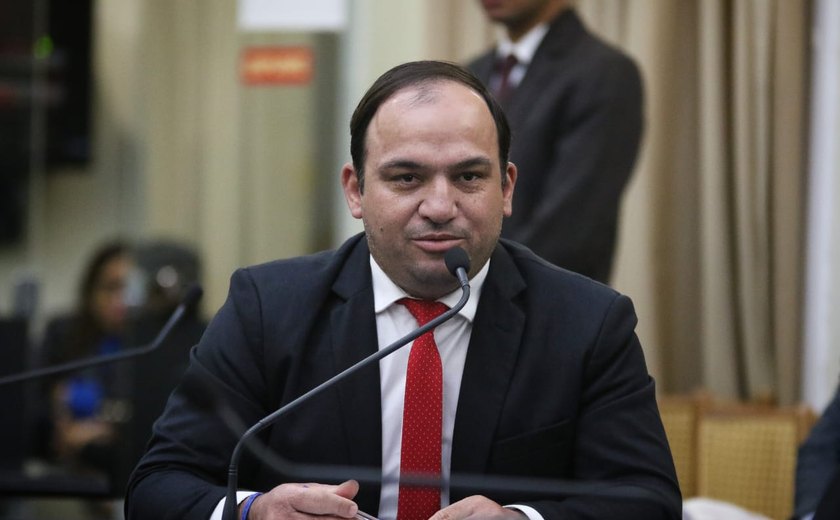 André Silva parabeniza prefeito de Junqueiro pelo anúncio do pagamento dos precatórios da Educação