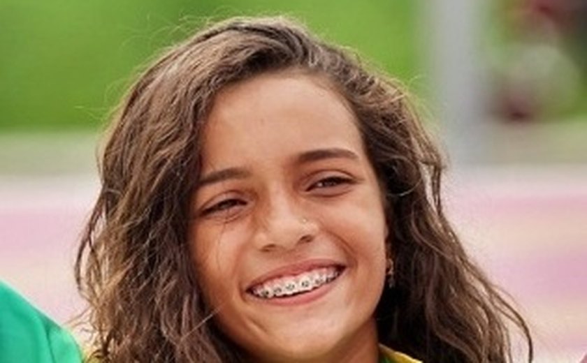 Rayssa começa mal, faz melhor nota da história da Olimpíada e disputa final do skate street