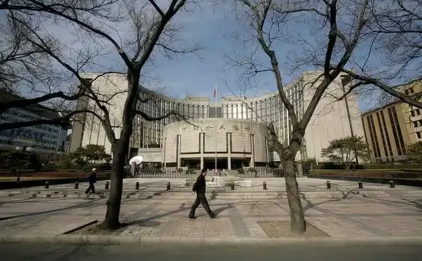 Reservas internacionais da China caem mais que o esperado em abril, a US$ 3,201 trilhões