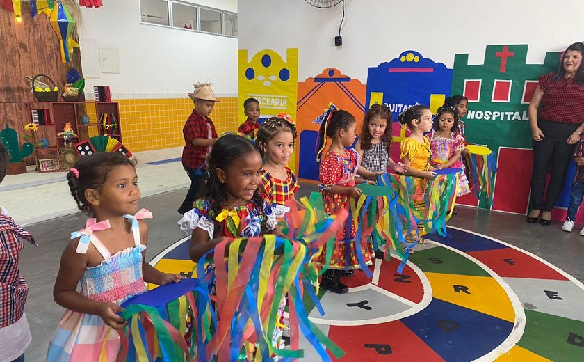Escolas municipais festejam São João com folguedos, danças e comidas típicas