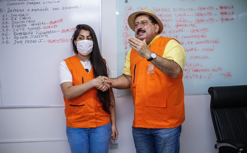 Prefeito Gilberto Gonçalves anuncia vacinação contra Covid-19 para as pessoas acima de 20 anos em Rio Largo