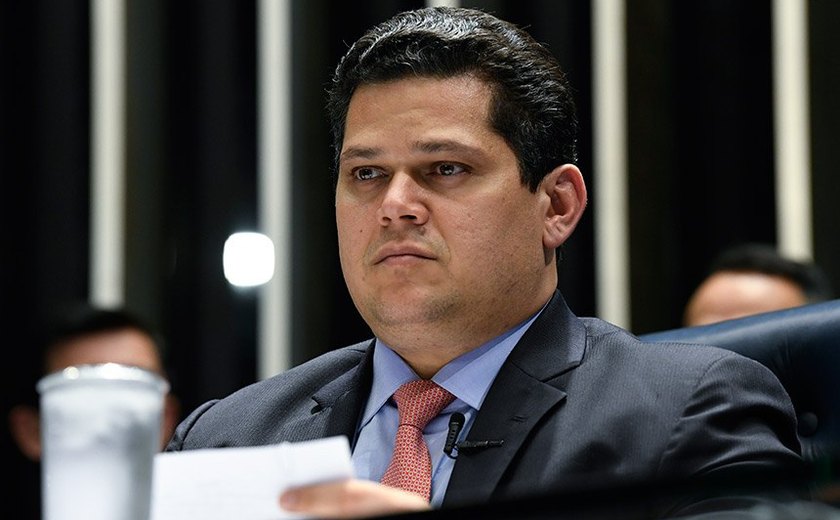 Projeto sobre dívida dos estados tem mudança que pode reduzir piso de gastos com saúde e emendas