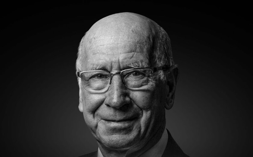 Morre Bobby Charlton, ícone do futebol inglês e do Manchester United, aos 86 anos