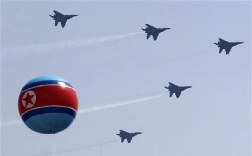 Coreia do Norte dispara míssil, e sobrevoa aviões perto da fronteira com a do Sul