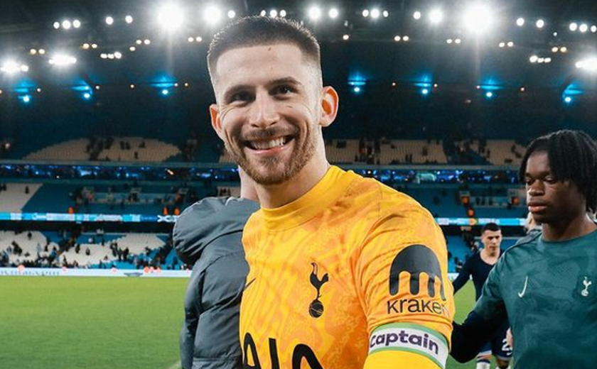 Goleiro do Tottenham revela que atuou com tornozelo quebrado em goleada sobre o City no Inglês