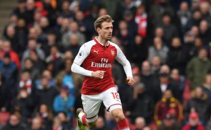Em dia de homenagens para Wenger, Arsenal goleia o West Ham no Inglês