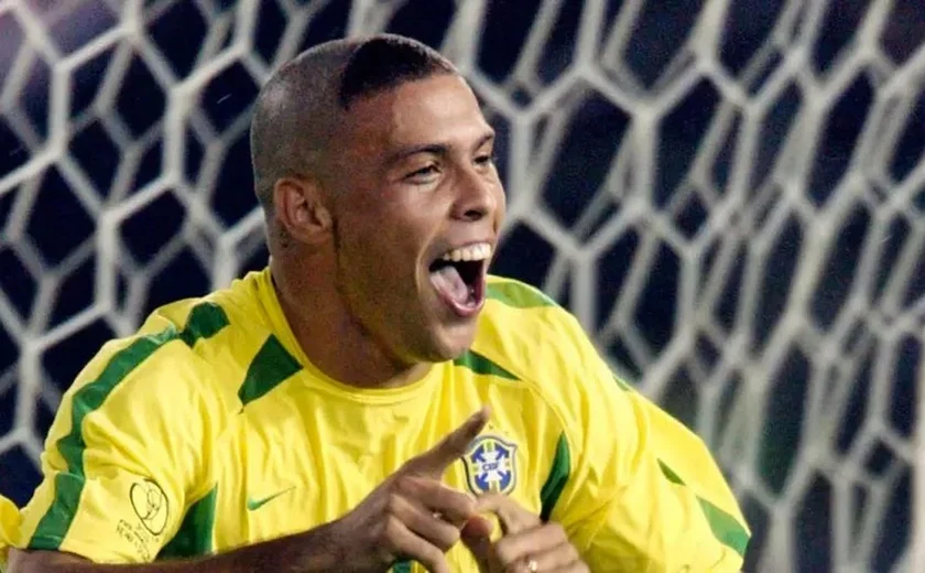 Ronaldo é 'ignorado' por CBF em vídeo de lendas da seleção brasileira