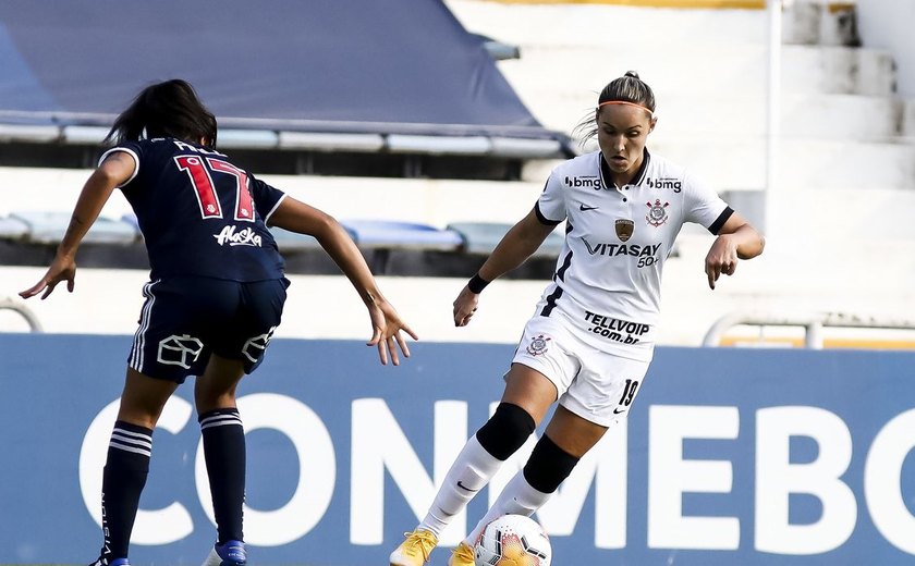 São Paulo anuncia a contratação da atacante Giovanna Crivelari