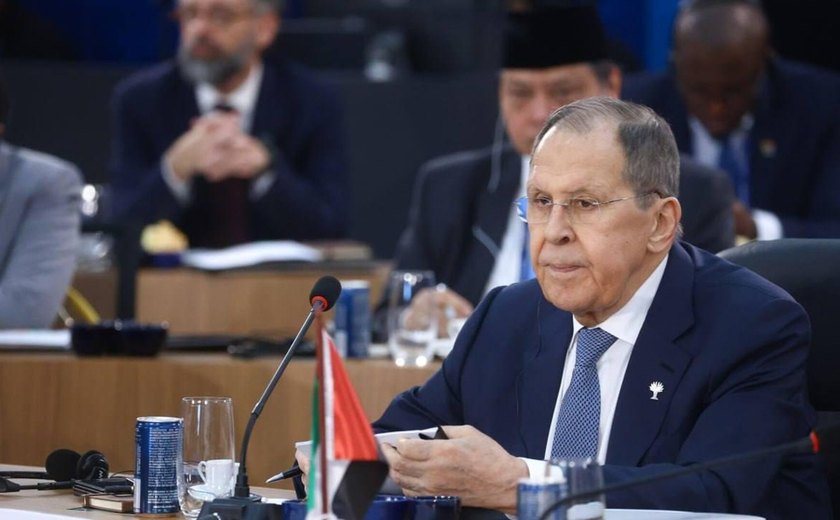 Lavrov destaca que mais de 48% do comércio exterior da Rússia em 2024 foi com países do BRICS