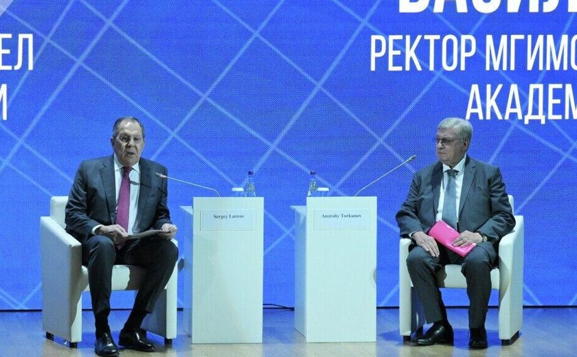 Rússia sempre enfatizou que está pronta para negociações de paz com a Ucrânia, nunca fugimos dos contatos, ressalta Lavrov