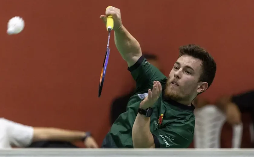 Vitor Tavares é ouro em Torneio Internacional de Badminton no Bahrein