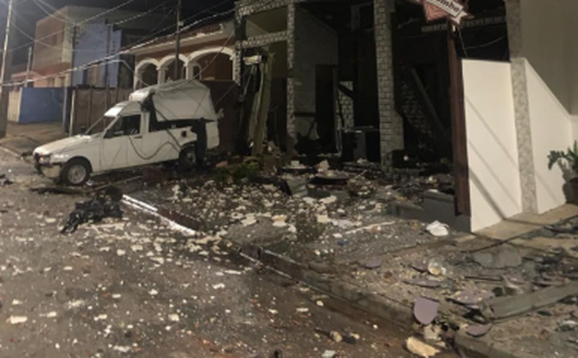 Explosão destrói padaria em MG e atinge outros 9 imóveis; entenda possível causa do acidente