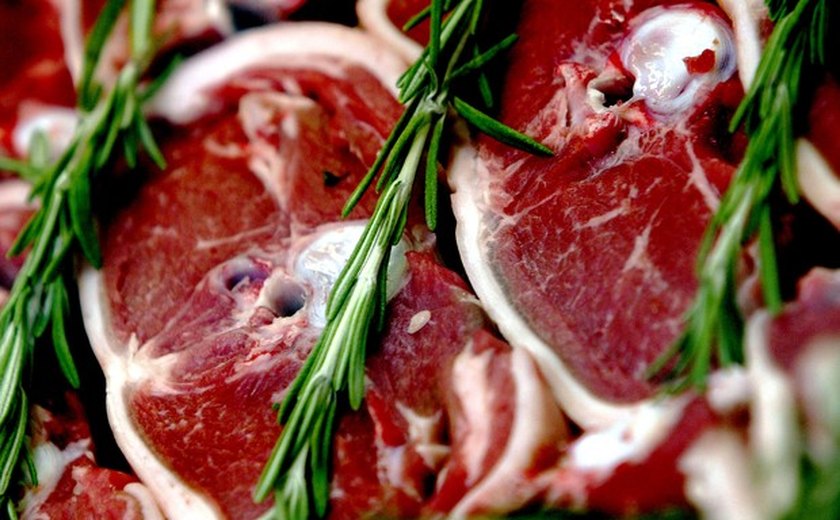 Exportações de carne bovina caem 4% ante outubro de 2019, diz Abrafrigo
