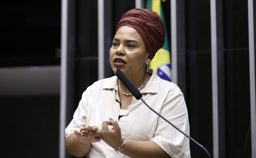 Comissão debate inclusão de diretrizes para uma educação antirracista no novo PNE