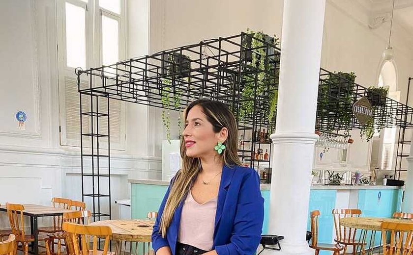 Escritora alagoana lança livro sobre valorização da mulher