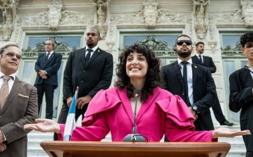 ‘Eleita’ é uma comédia que traz realidade política do nosso tempo