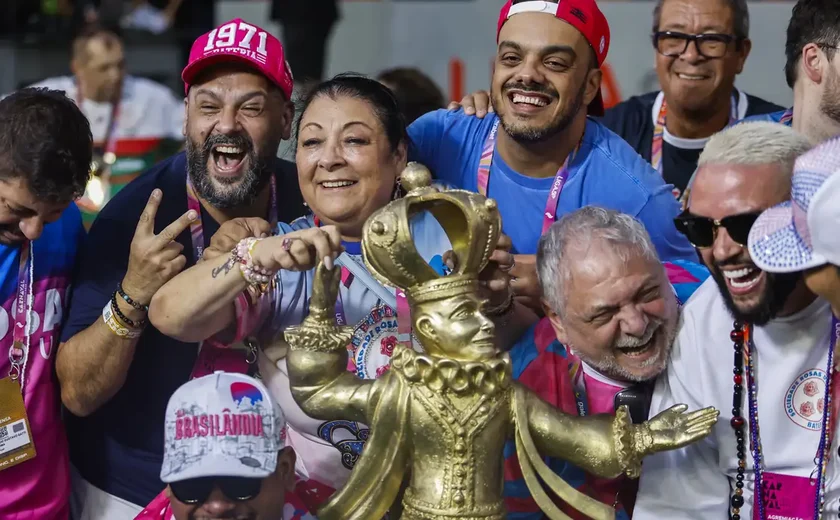 Rosas de Ouro é a grande campeã do carnaval de São Paulo