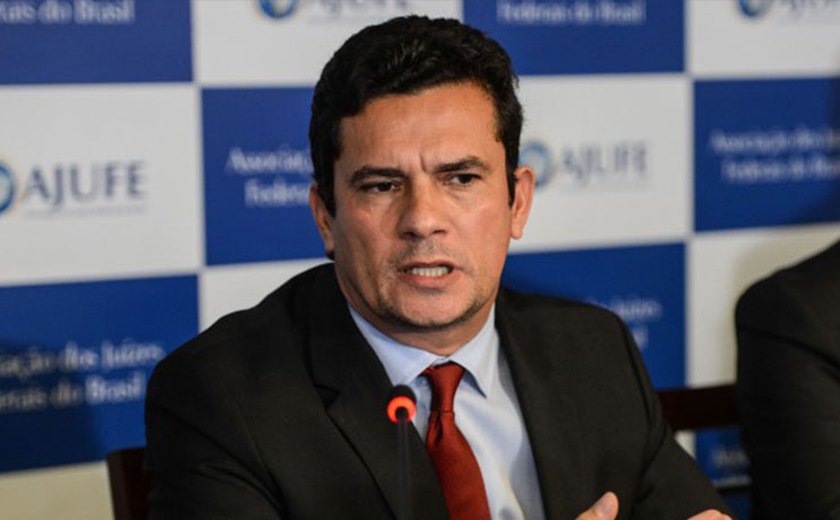 Sérgio Moro revoga prisão preventiva de ex-gerente da Petrobras