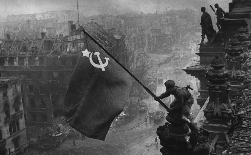 Russos celebram vitória soviética sobre nazismo