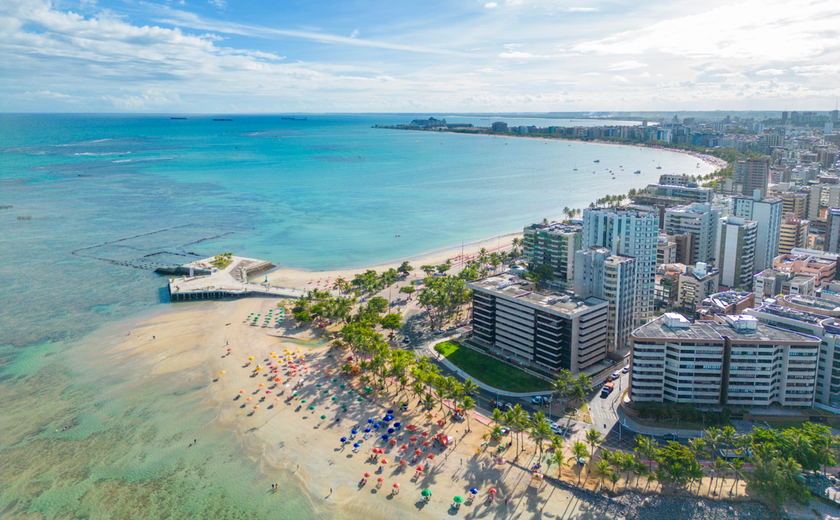 Maceió ocupa o 3º lugar no ranking de destinos mais vendidos do Brasil e 1º do Nordeste em 2023