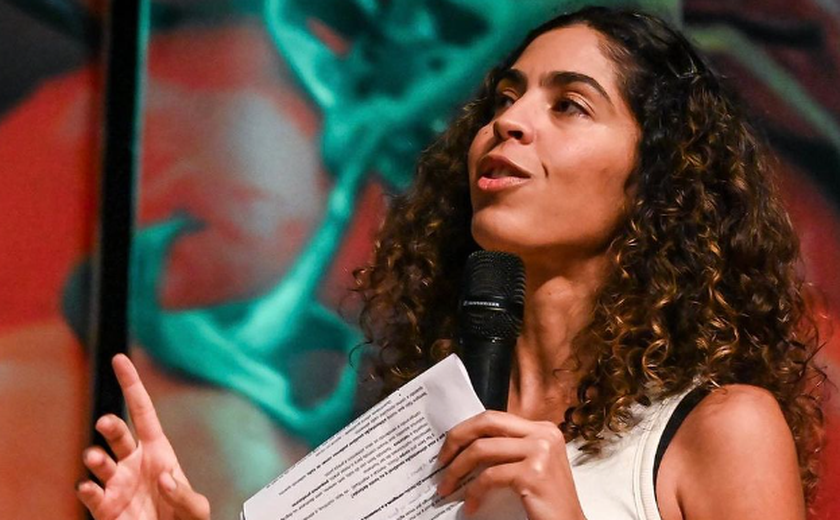 Bela Gil apoia filha após declaração sobre orientação sexual
