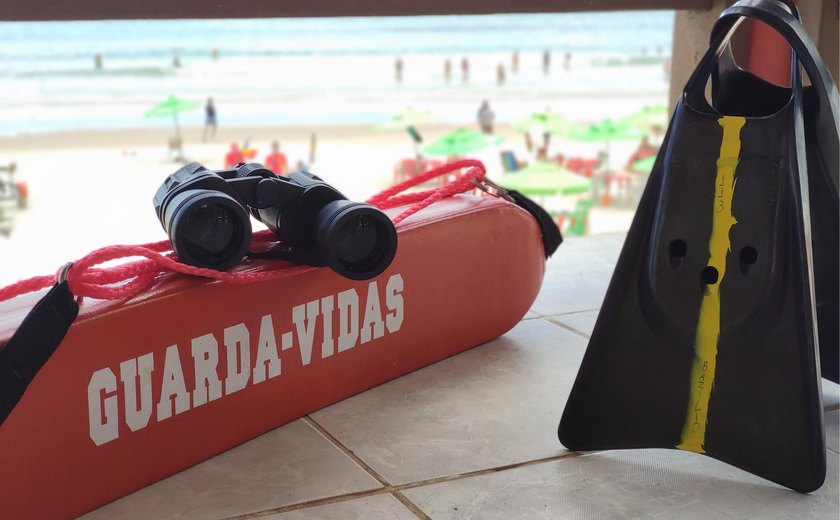 Quatro vítimas de afogamento são resgatados na Praia do Francês