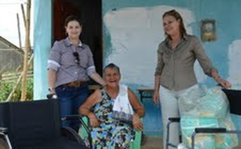 Prefeitura da Barra de Santo Antônio realiza entrega de cadeiras de rodas