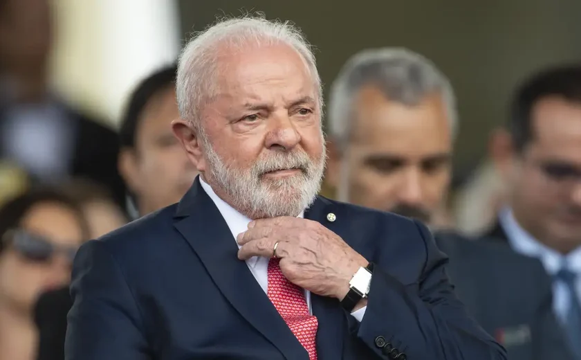Lula diz que Brasil só participará de debate sobre paz quando Putin e Zelensky sentarem à mesa